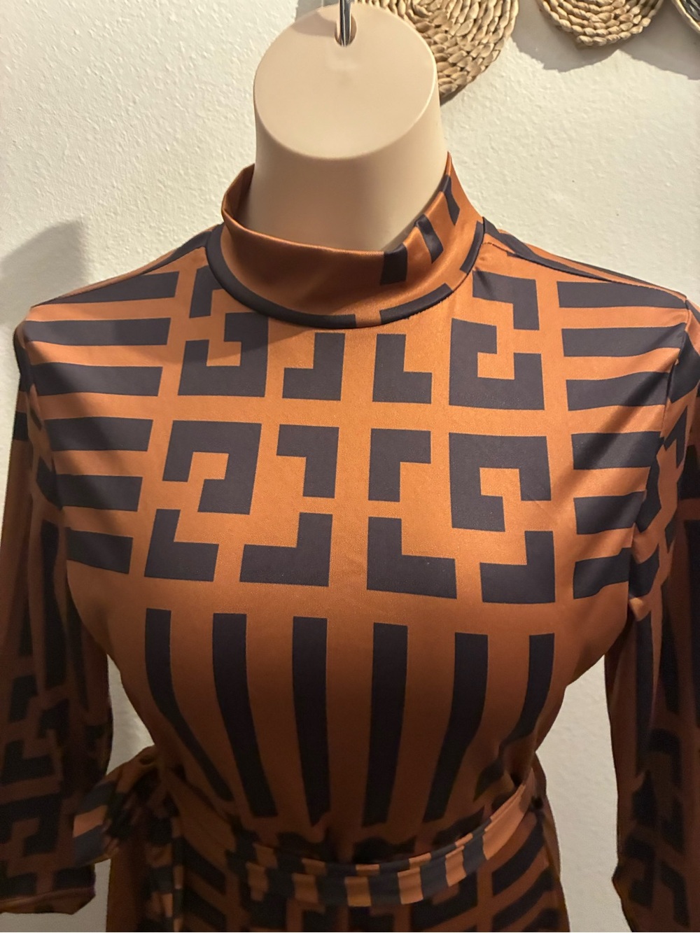 Women's Brown Geometric Print Midi Dress with Belt - Picture 2 of 5